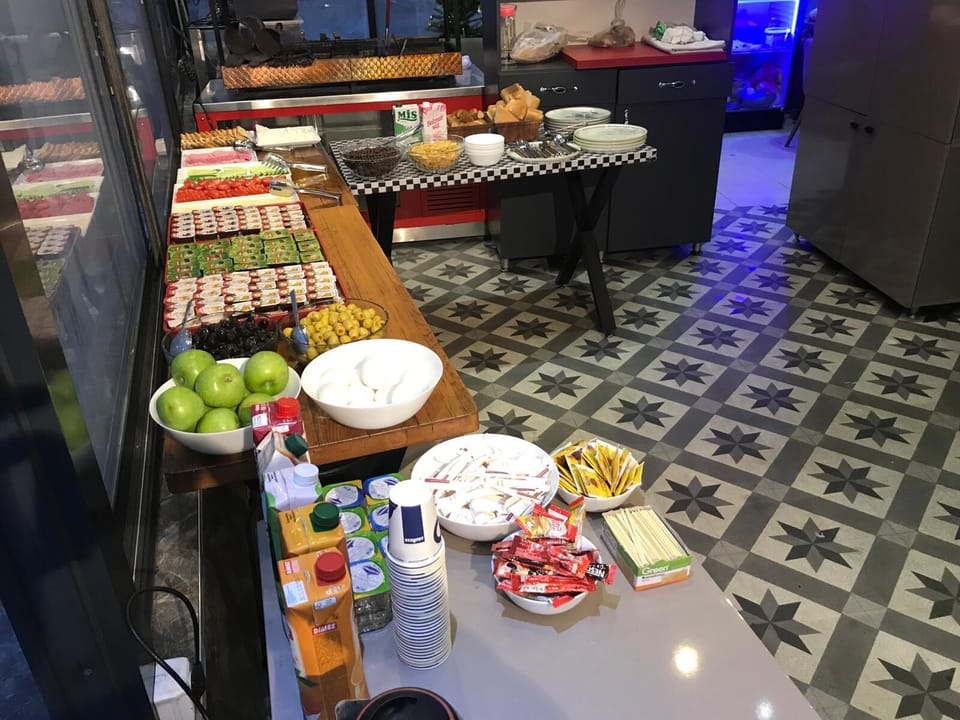 Daily buffet breakfast for a fee
