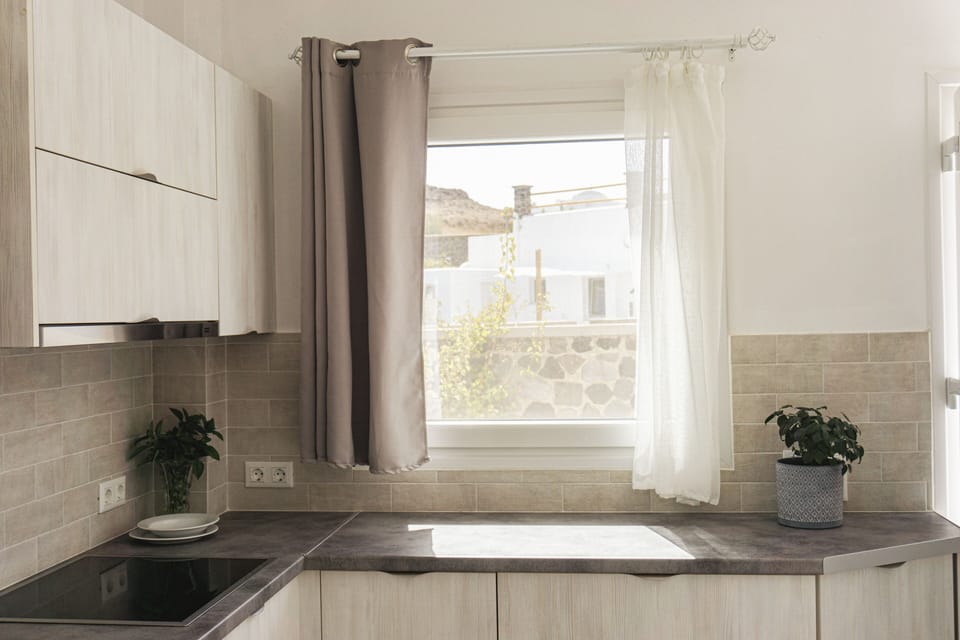 Comfort Villa, 1 Bedroom, Pool View | Private kitchen | Mini-fridge, stovetop, electric kettle, cookware/dishes/utensils