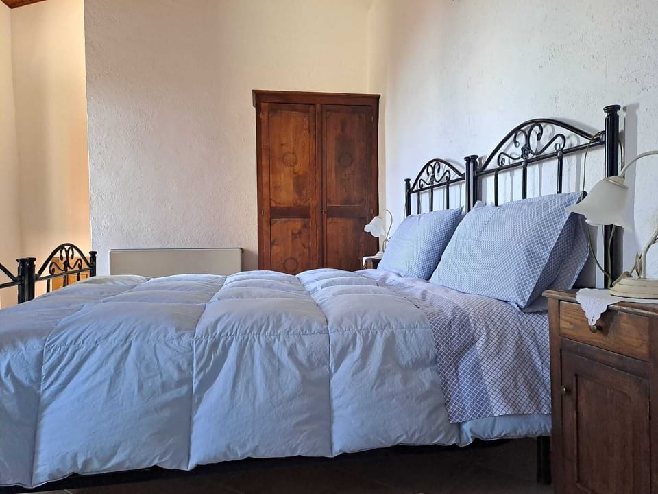 Traditional Room | Iron/ironing board, free WiFi, bed sheets