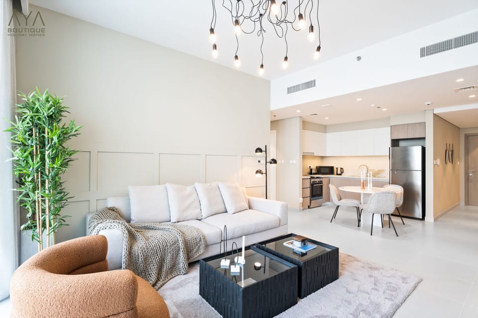 Luxury Apartment, 1 Bedroom | Living area | 55-inch Smart TV with cable channels, TV, Netflix