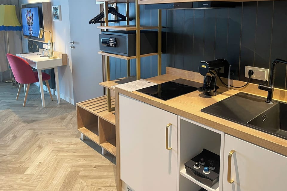 Hypo-allergenic bedding, in-room safe, free cribs/infant beds, free WiFi