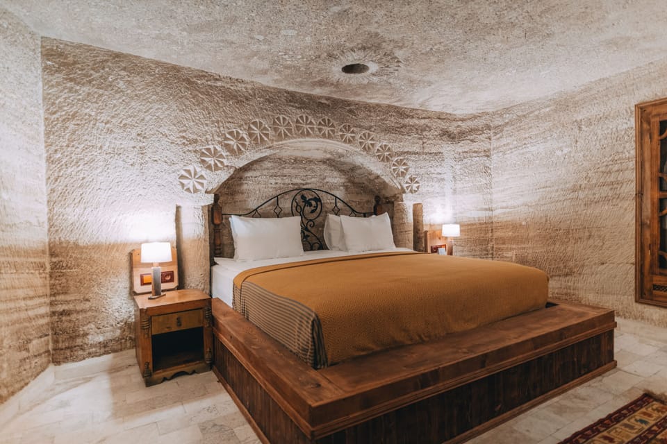 Deluxe Room, 1 King Bed | Egyptian cotton sheets, premium bedding, memory foam beds