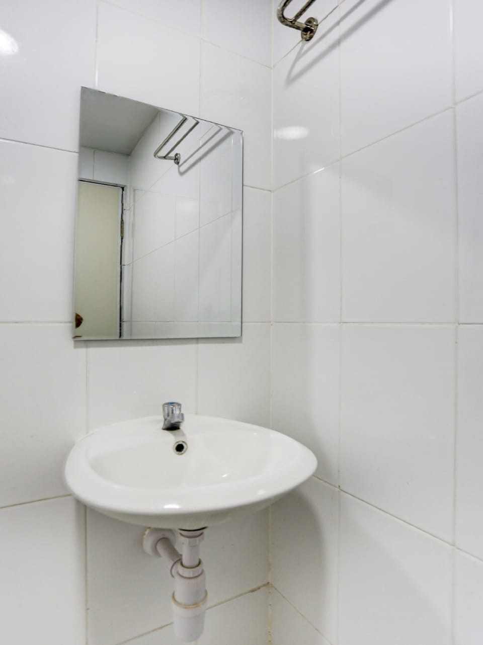 Standard Double Room | Bathroom | Shower, towels