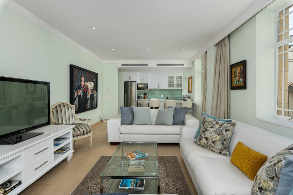 Gallery Apartment | Living area | 50-inch flat-screen TV with cable channels, TV, Netflix