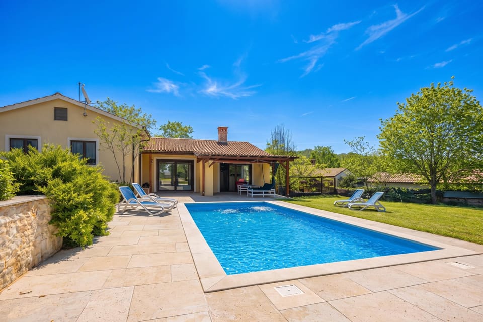 Family House, 3 Bedrooms, 2 Bathrooms (Villa Simac With Pool and Whirlpool) | Pool | Seasonal outdoor pool