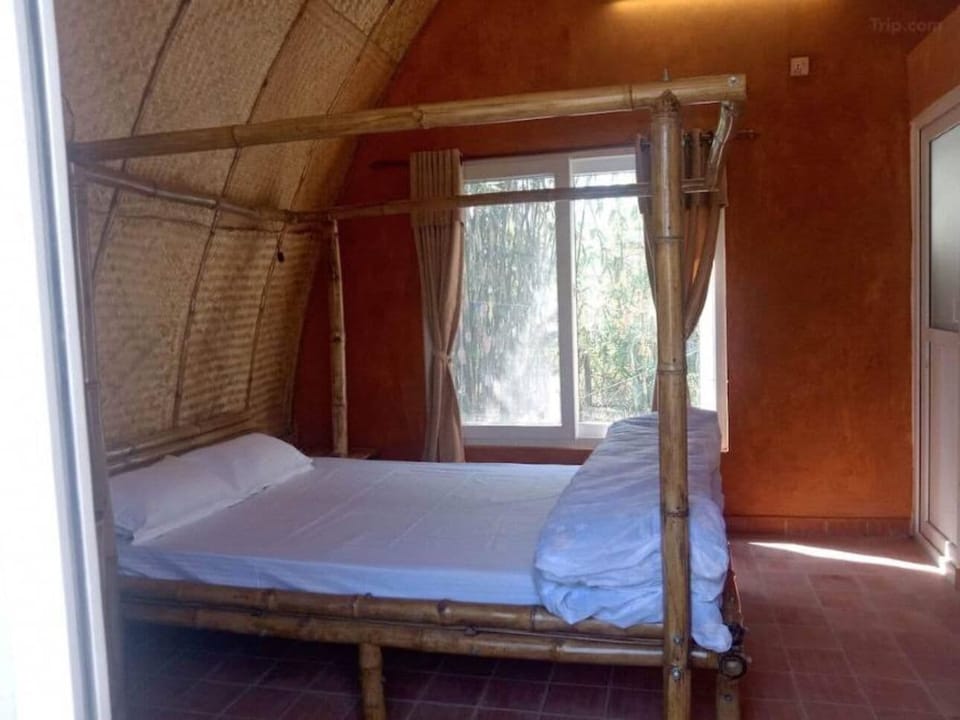 Comfort Chalet | Pillowtop beds, individually decorated, individually furnished, desk