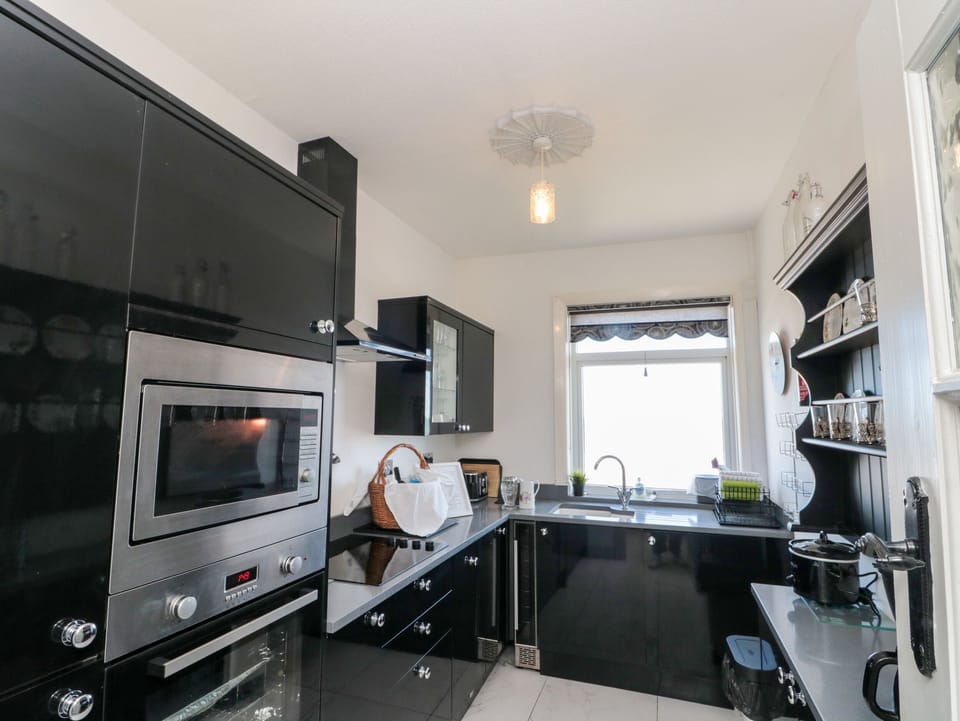 Fridge, dishwasher, electric kettle, toaster