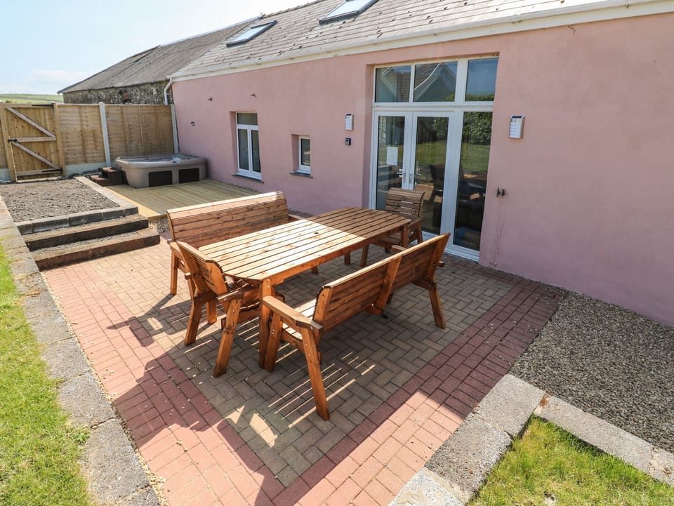 Cottage | Outdoor dining