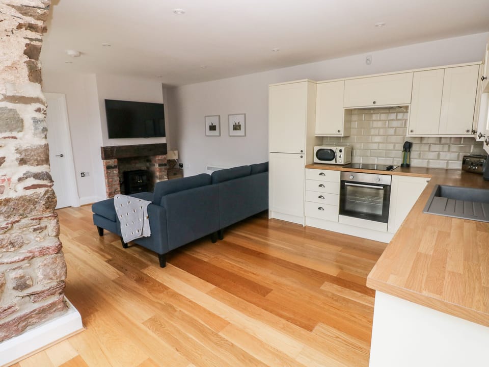 Fridge, dishwasher, cookware/dishes/utensils