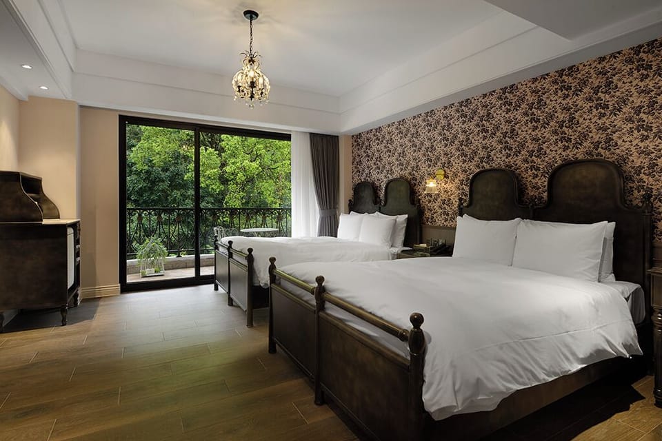 Comfort Quadruple Room, 2 Double Beds, Non Smoking, Mountain View | In-room safe, desk, blackout drapes, soundproofing