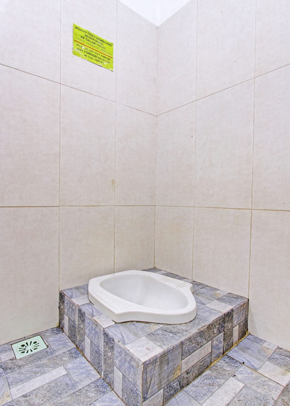 Economy Double Room | Bathroom | Shower, towels