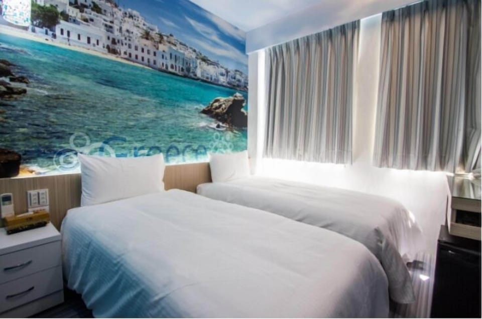 Superior Twin Room | Individually decorated, blackout drapes, free WiFi, bed sheets