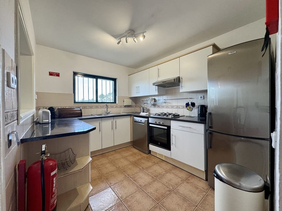 Microwave, oven, dishwasher, coffee/tea maker