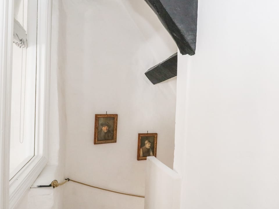 2 bedrooms, individually decorated, individually furnished, free WiFi