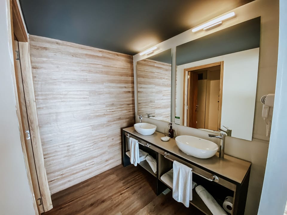Standard Suite, Multiple Beds, Park View | Premium bedding, down comforters, pillowtop beds, free minibar items