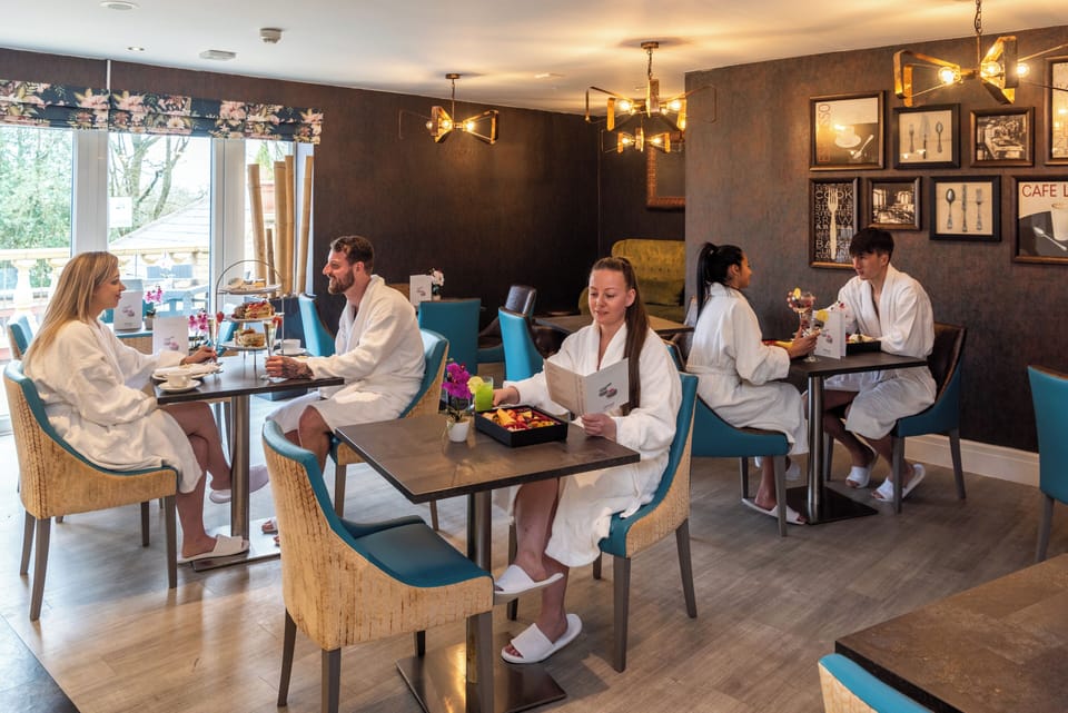 Couples treatment rooms, sauna, hot tub, steam room, body treatments