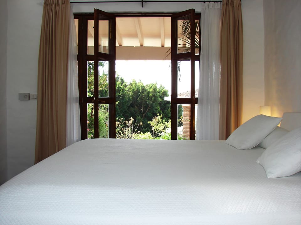 Individually decorated, rollaway beds, free WiFi