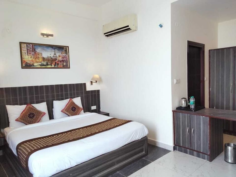 Double Room | Desk, laptop workspace, free WiFi