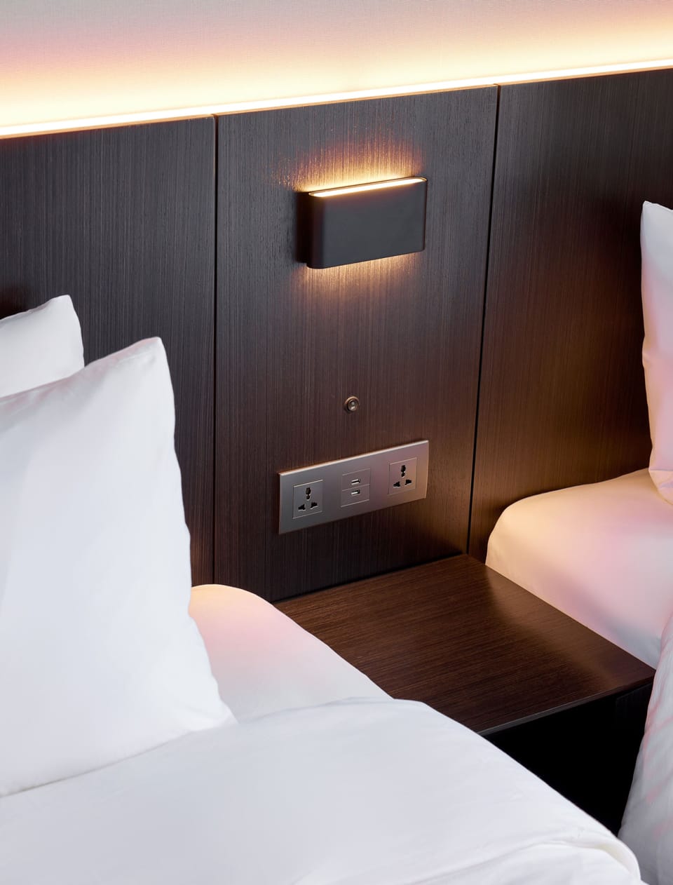 Desk, free WiFi, bed sheets