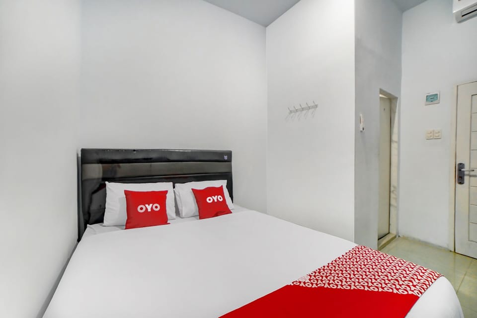 Standard Double Room | Laptop workspace, WiFi (free), bed sheets