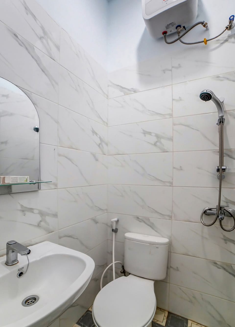 Standard Double Room | Bathroom | Shower, towels, soap, toilet paper