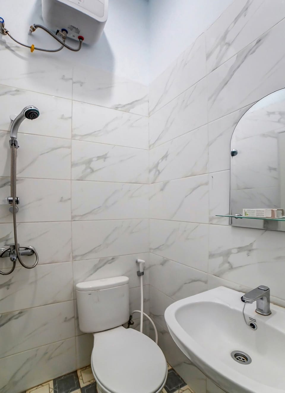 Standard Single Room | Bathroom | Shower, towels, soap, toilet paper