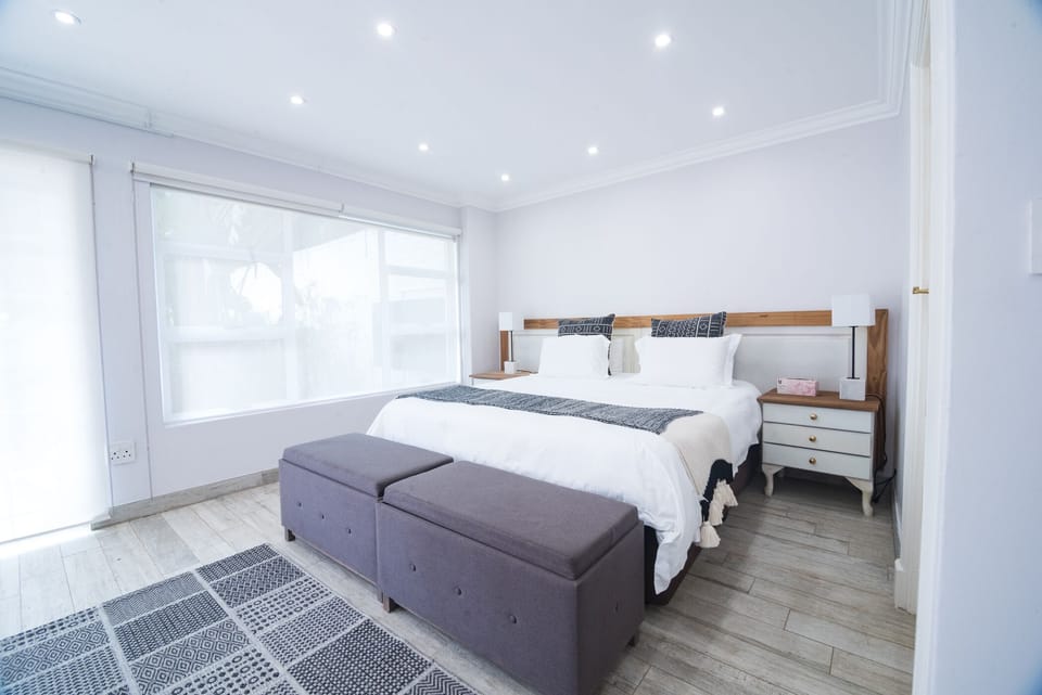Regal Room | 1 bedroom, desk, laptop workspace, free WiFi