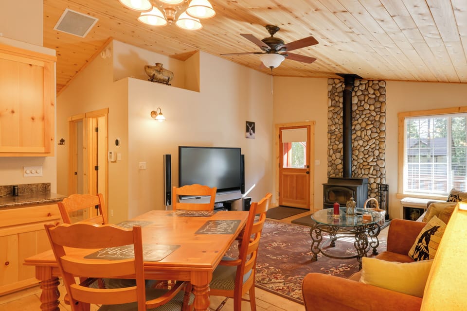 House (3 Bedrooms) | Interior