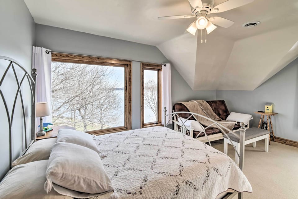Peaceful Clinton Retreat w/ Lakefront Views! Apartment in Minnesota