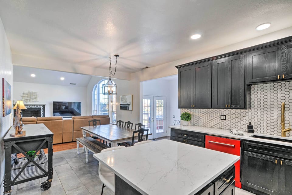 House (4 Bedrooms) | Interior