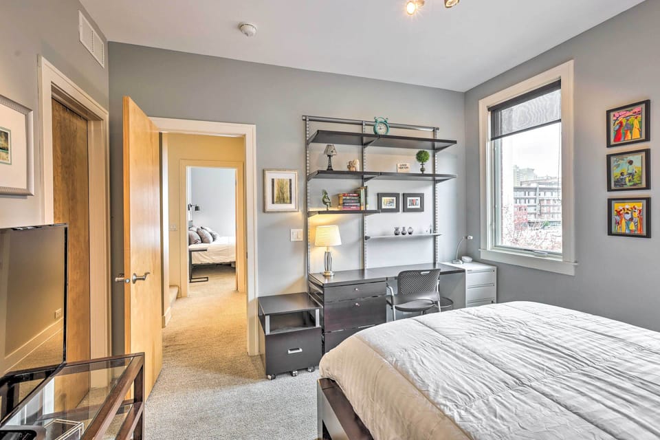 Downtown Condo w/ Rooftop Patio & City Views! Apartment in Omaha