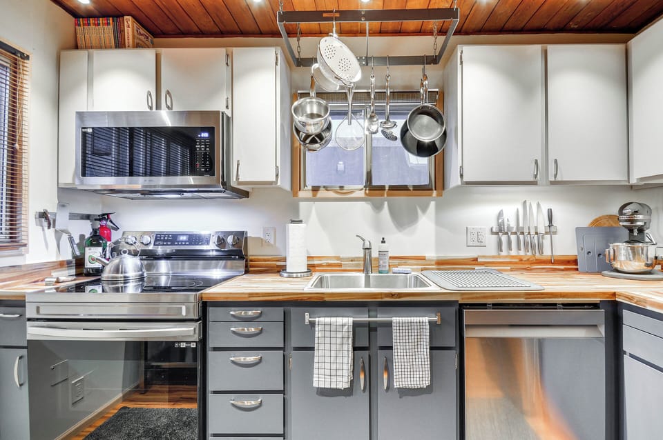 House (2 Bedrooms) | Interior