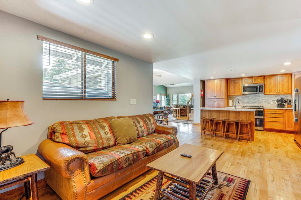 House (4 Bedrooms) | Interior