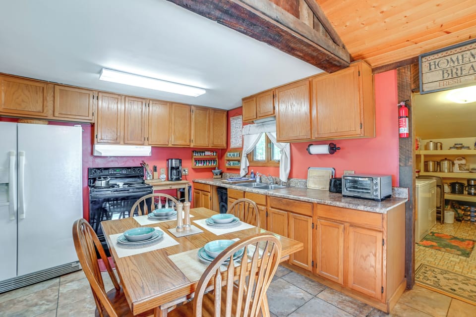 House (2 Bedrooms) | Interior