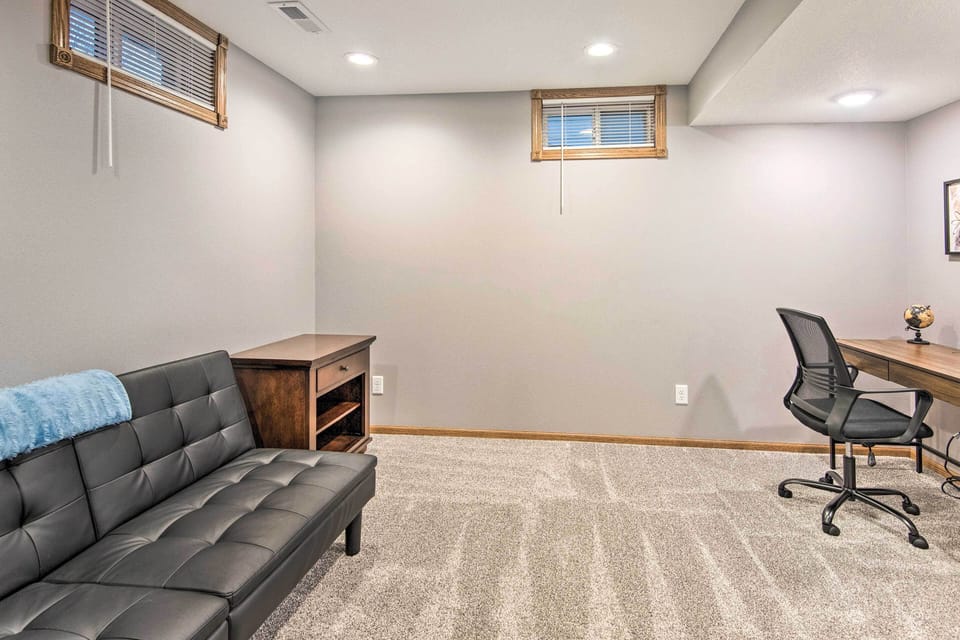 House (4 Bedrooms) | Interior
