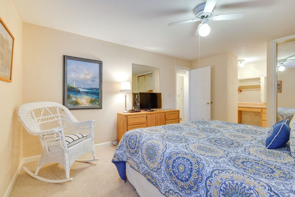 Cozy Oregon Resort Condo - Steps to Lincoln Beach! Apartment in Lincoln Beach
