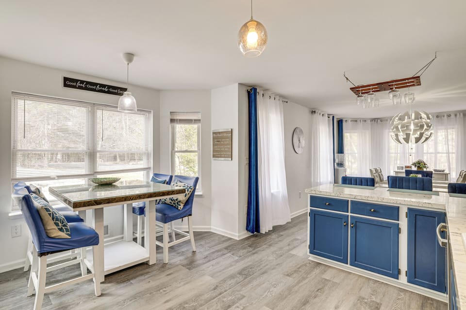 House (5 Bedrooms) | Interior