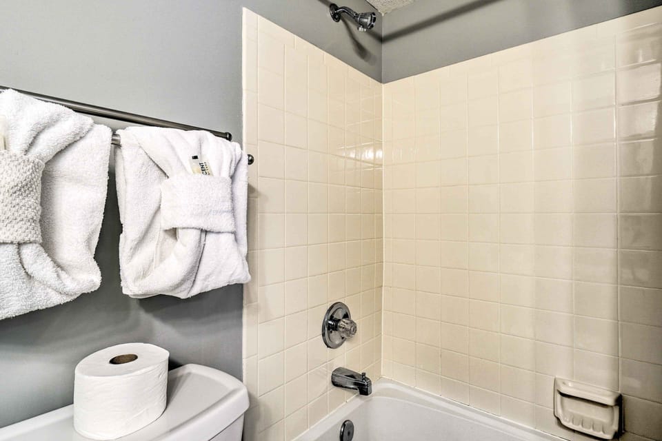 Cozy Gatlinburg Condo ~ 2 Mi to National Park! Apartment in Gatlinburg