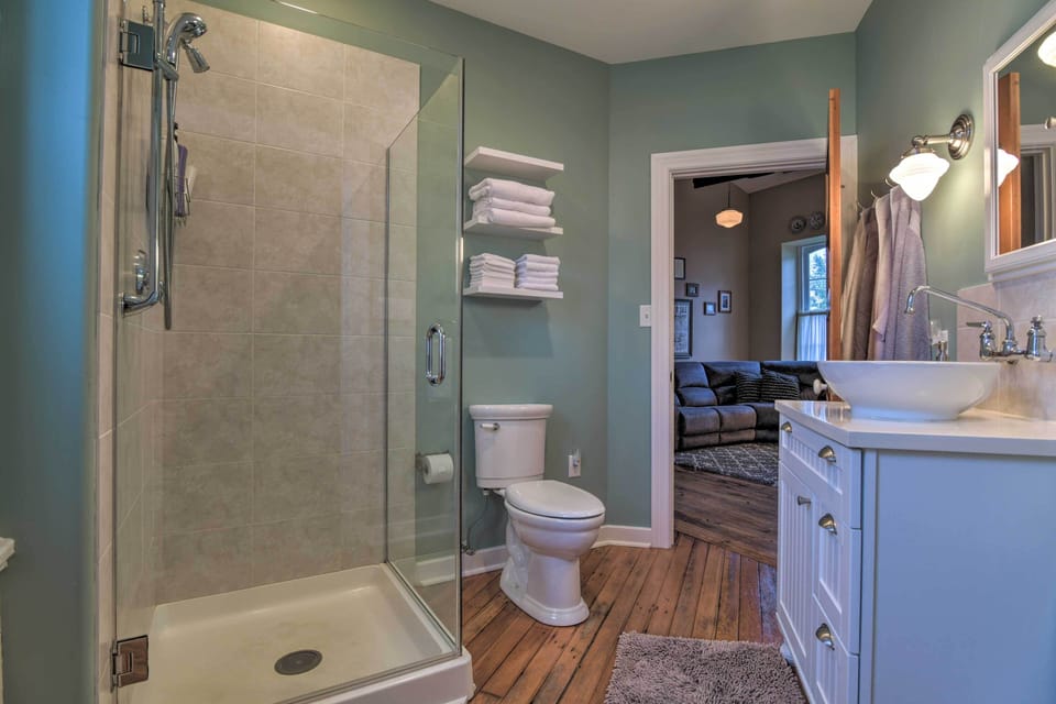 Private Hot Tub at Cozy Wrightsville Cottage! Cottage in Pennsylvania