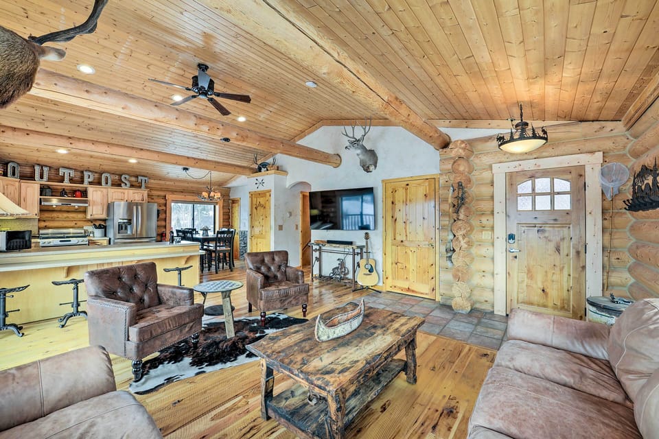 House (4 Bedrooms) | Interior
