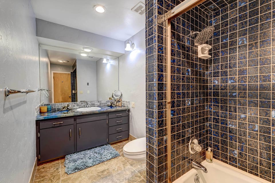 Pet-friendly Grants Pass Home w/ Hot Tub! Cottage in Grants Pass