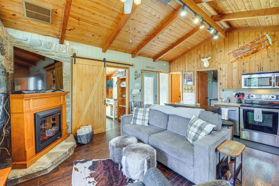 House (2 Bedrooms) | Interior
