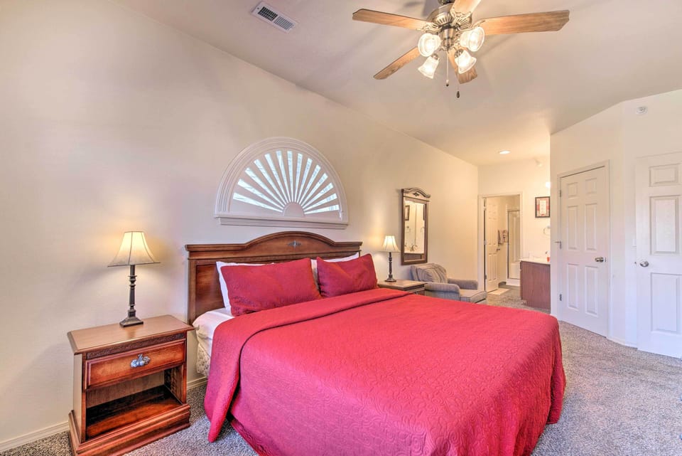 Pool Access & Private Patio: Branson West Condo! Apartment in Table Rock Lake
