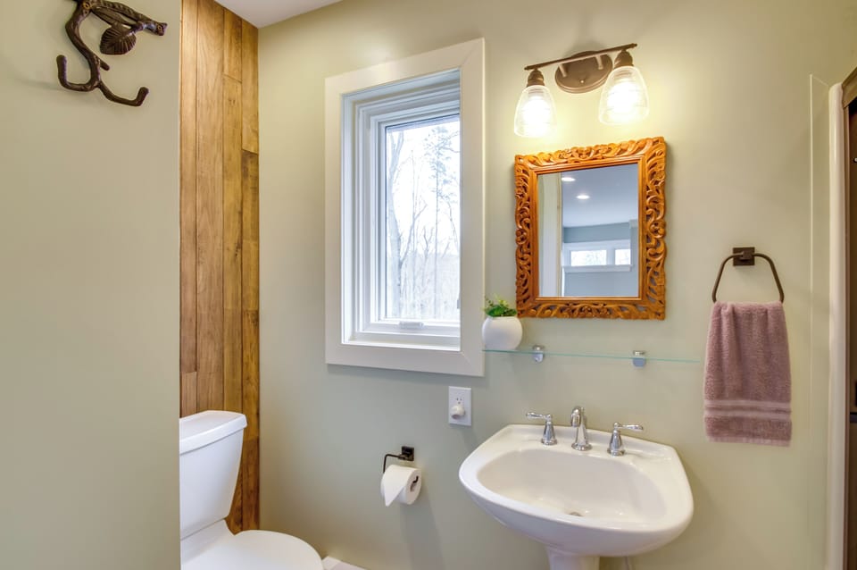 Modern Nellysford Getaway on 40 Private Acres! Cottage in Nelson County