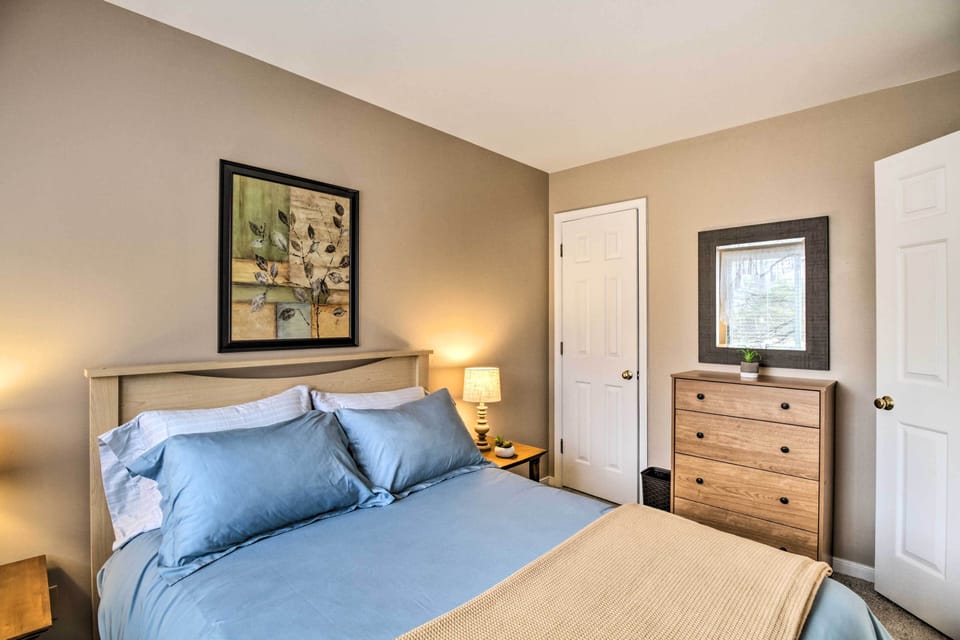 Walk to W&l: Lexington Condo Near Shops & Dining Apartment in Lexington
