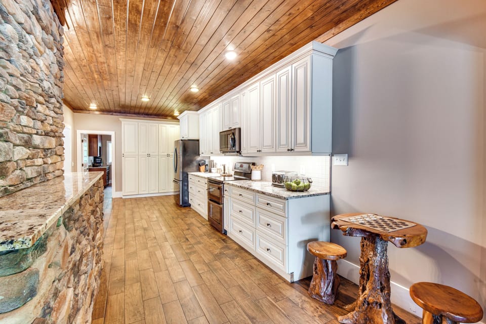 House (4 Bedrooms) | Interior