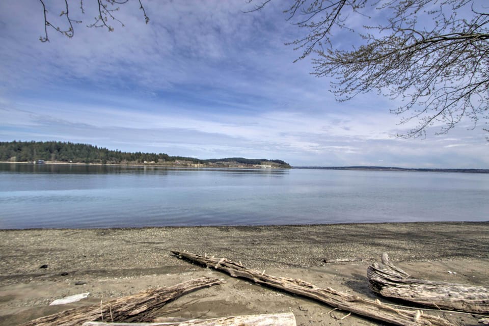 Waterfront Anderson Island Home w/ Kayaks Cottage in Anderson Island