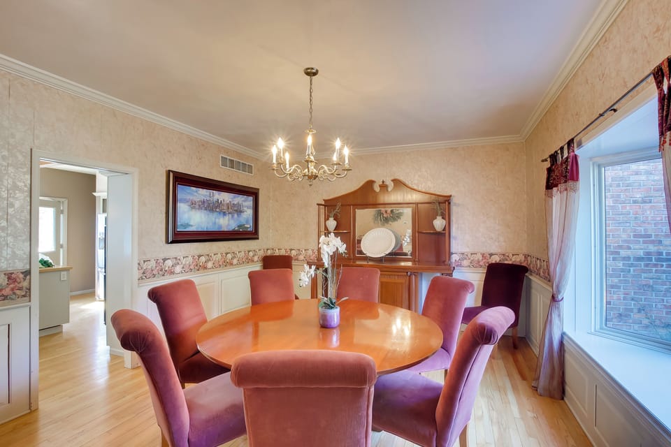 House (5 Bedrooms) | Interior