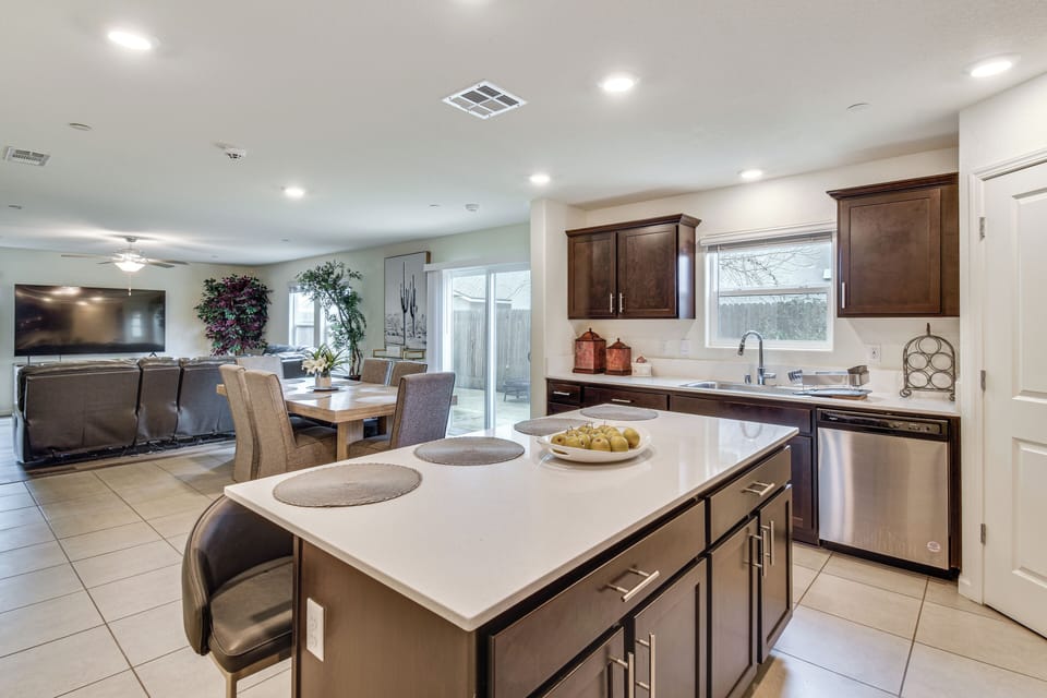 House (4 Bedrooms) | Interior