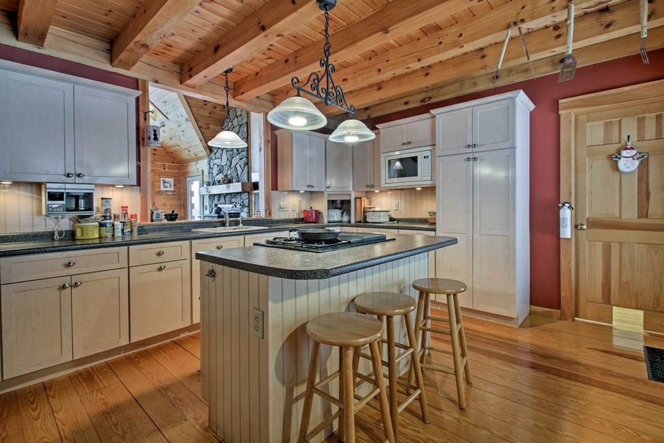 House (5 Bedrooms) | Interior